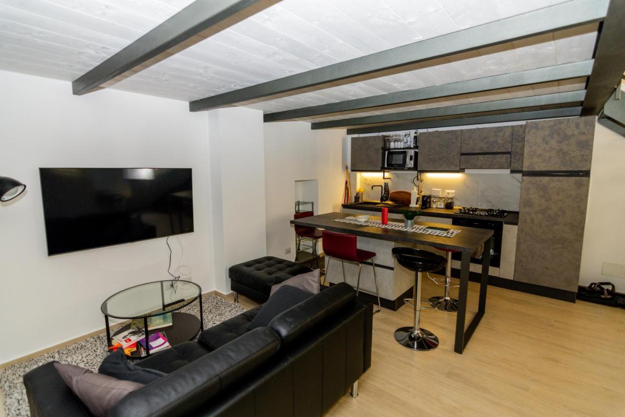 Industrial Loft -Center Of Turin- By Happyhostorino Appartement Buitenkant foto